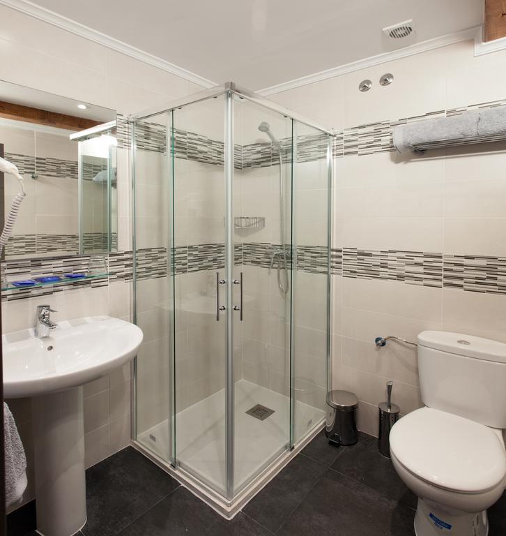 Triple Room Private Bathroom,367330867:JPEG